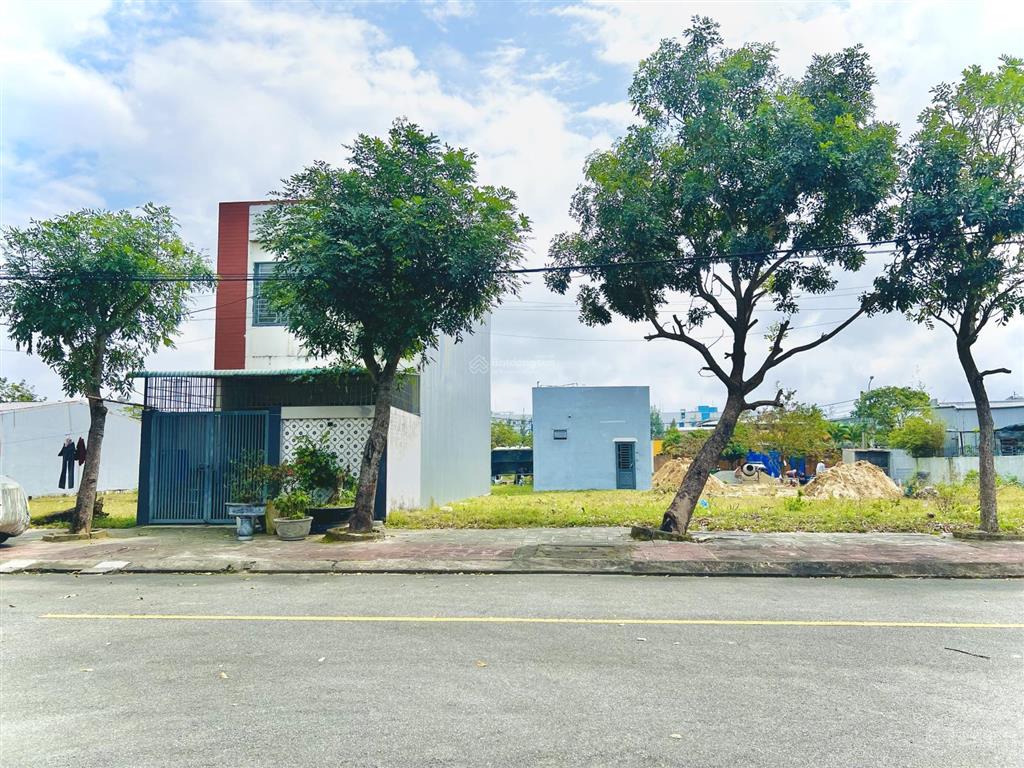 Chào bán lô sạch đẹp cạnh fpt city