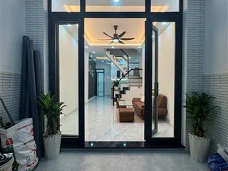 Quận 7 nhà phố mới hoàn thiện sát chợ giáp quận 4
