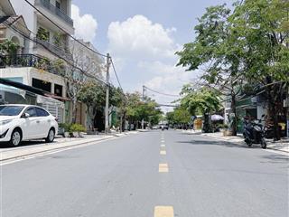 Gấp bán diện tích khủng 11m*28m 3 tầng 6pn sổ hồng riêng