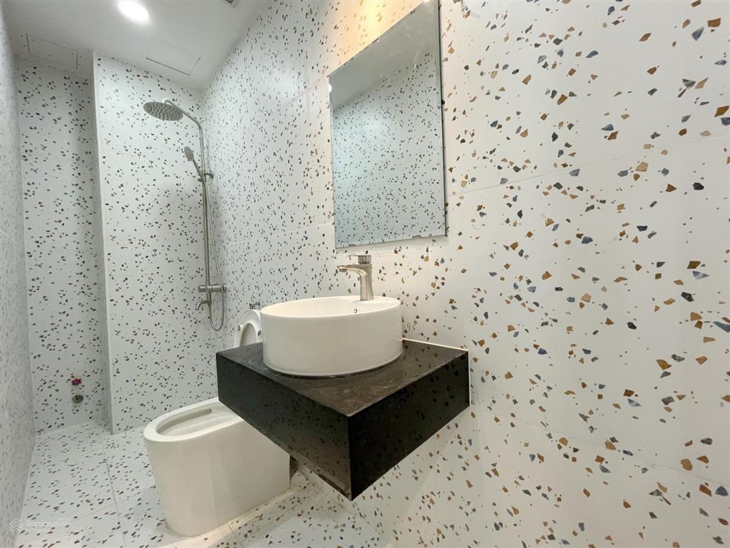 Cho thuê phòng quận 1 mới hoàn thiện, gần đh sài gòn, đh văn lang, phố tây bùi viện