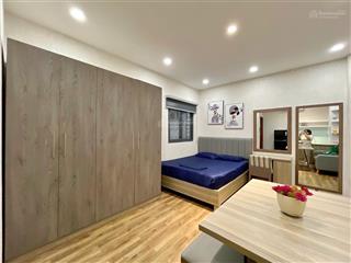 Cho thuê căn hộ dịch vụ ban công lớn gần chợ lê văn sỹ, co opmart nhiêu lộc, tiện đi quận 1
