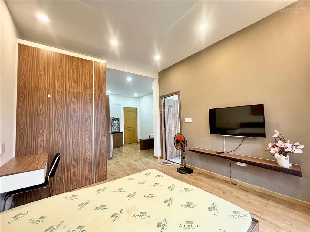 Cho thuê siêu phẩm căn hộ 2 ban công ,máy giặt riêng gần vòng xoay dân chủ , ga sài gòn, chợ bàn cờ