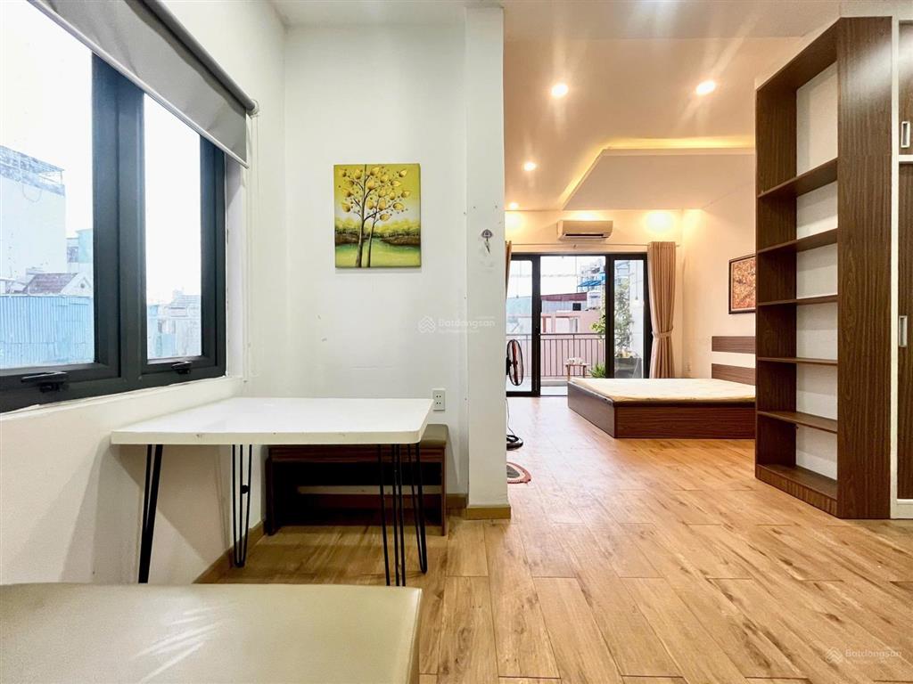 Cho thuê siêu phẩm căn hộ 2 ban công ,máy giặt riêng gần vòng xoay dân chủ , ga sài gòn, chợ bàn cờ