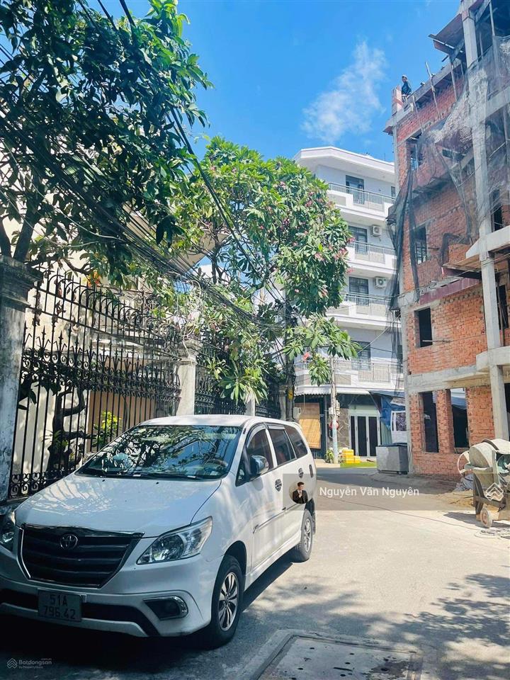 Bán lô đất 2 mt hồ bá phấn 253,7m2 (12 x 21m). xây được hầm 6 lầu. dt sàn 930m2. cạnh ga metro