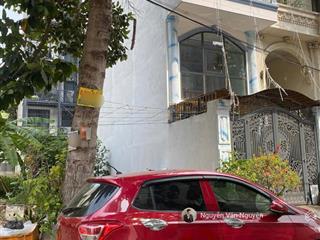 1 lô duy nhất! xây được 6 tầng  lô đất kdc huy hoàng dt 80m2 (4x20m). cách trương văn bang 200m