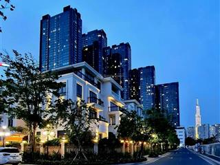 Tôi cần bán căn hộ 3pn bason  căn góc vòng cung  lầu cao view sông trực diện bitexco full nt