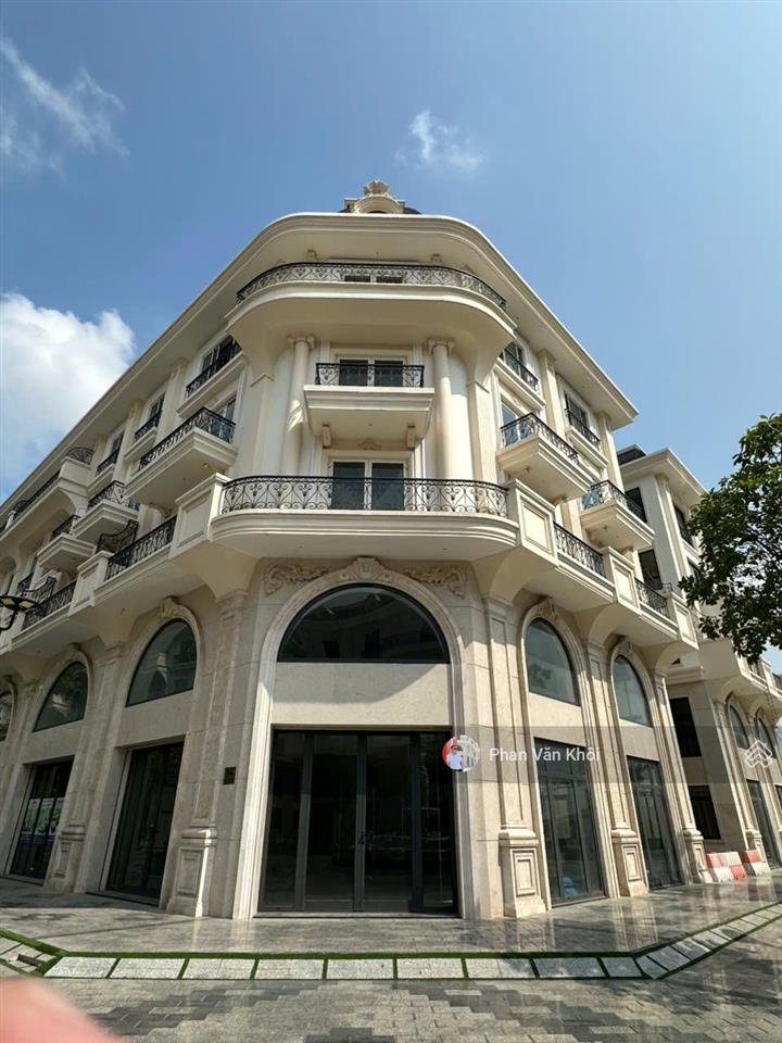 Chính chủ cần tiền bán gấp căn góc 1.300m2 sàn tại phố đi bộ royal vạn phúc city