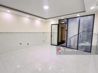 Cho thuê văn phòng 35m2 có thang máy, hầm để xe tại vạn phúc city
