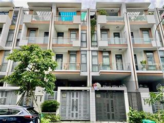 Cho thuê nhà nguyên căn có thang máy dt 5x22m, nhà 1 hầm 4 lầu tại vạn phúc city