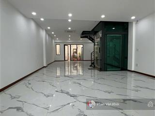 Cho thuê văn phòng tầng trệt, dt 6x20m đường 25m vạn phúc city  có thang máy, hầm để xe