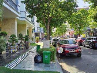 Tầng trệt văn phòng full nội thất cần cho thuê  dt 7x20m đường số 37 vạn phúc city