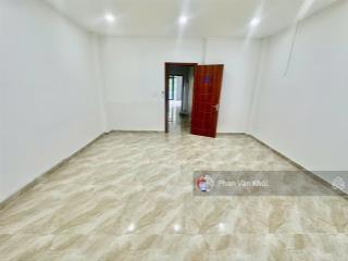 Cho thuê văn phòng lầu 2, chia ra làm 2 phòng tại đường số 2 vạn phúc city