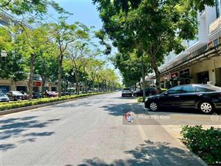 Cho thuê tòa nhà văn phòng đường nguyễn thị nhung 14x20m, nhà 1 trệt 5 lầu 1.500m2 sàn