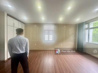 Cho thuê văn phòng 80m2 chia ra làm 2 phòng tại vạn phúc city  có hầm xe  có thang máy