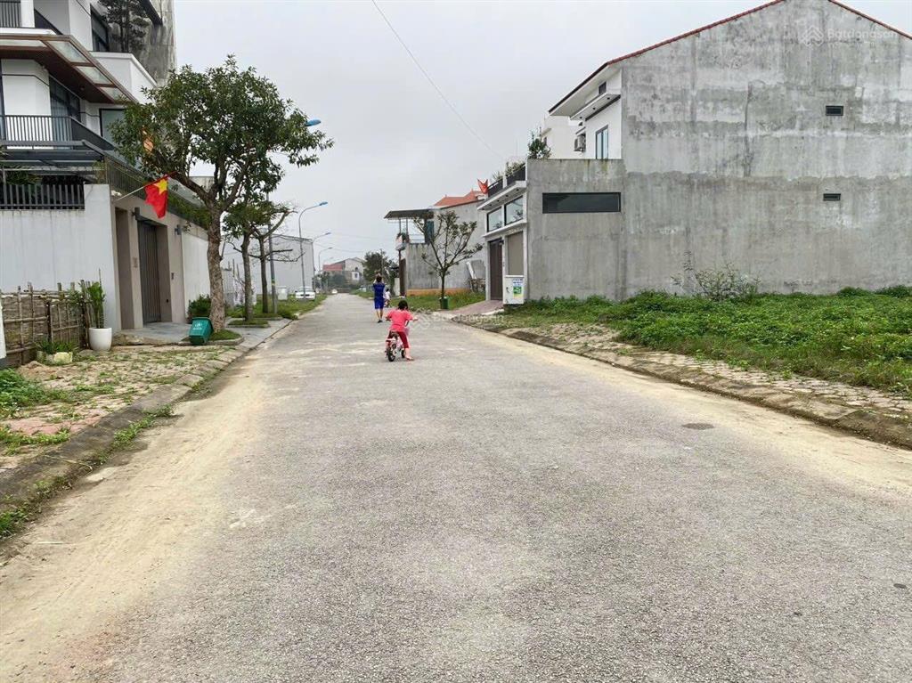 Bán đất mặt đường võ trọng cánh 15m hướng nam phường quán bàu