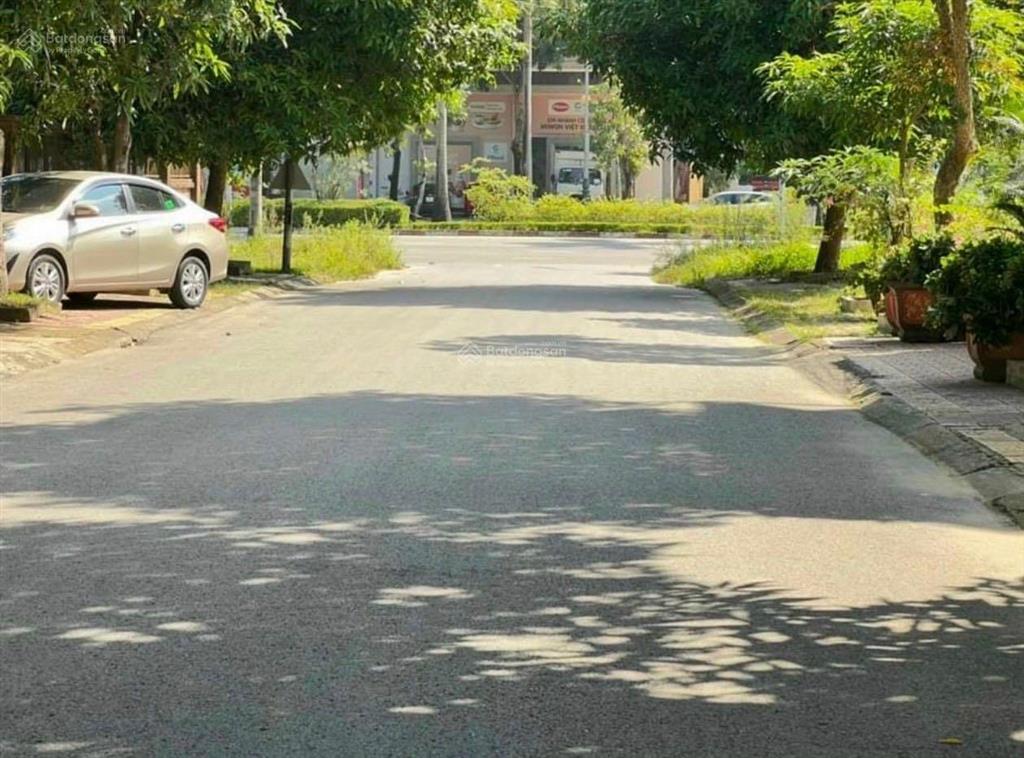 Bán lô đất khu đô thị vinaconex 9, lối 2 đường đại lộ 32 mặt tiền rộng xây nhà đẹp.