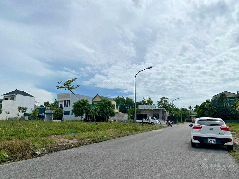 Bán đất đấu giá xóm 5, nghi phú đường rộng 16m hướng tây nam giá tốt đất cực đẹp hạ tầng đẹp