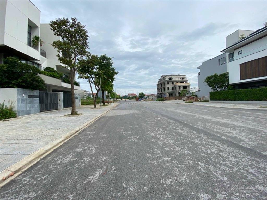 Bán lô góc đất biệt thự 2 mặt tiền đường 30m dự án golden city 6 lý tự trọng