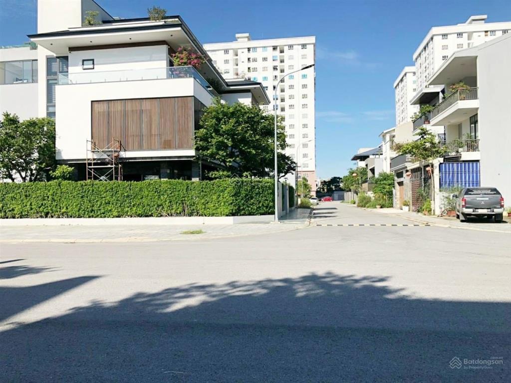 Bán lô góc đất biệt thự 2 mặt tiền đường 30m dự án golden city 6 lý tự trọng