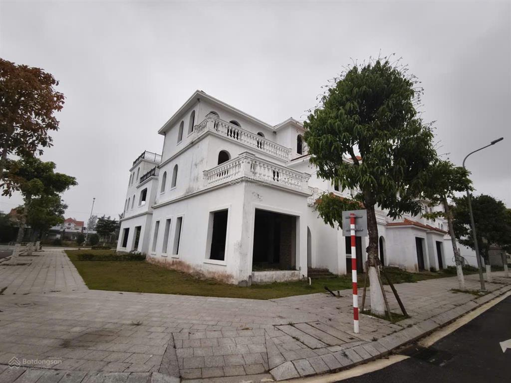 Bán biệt thự vip góc sổ đỏ tại long beach luxury, trà cổ, móng cái