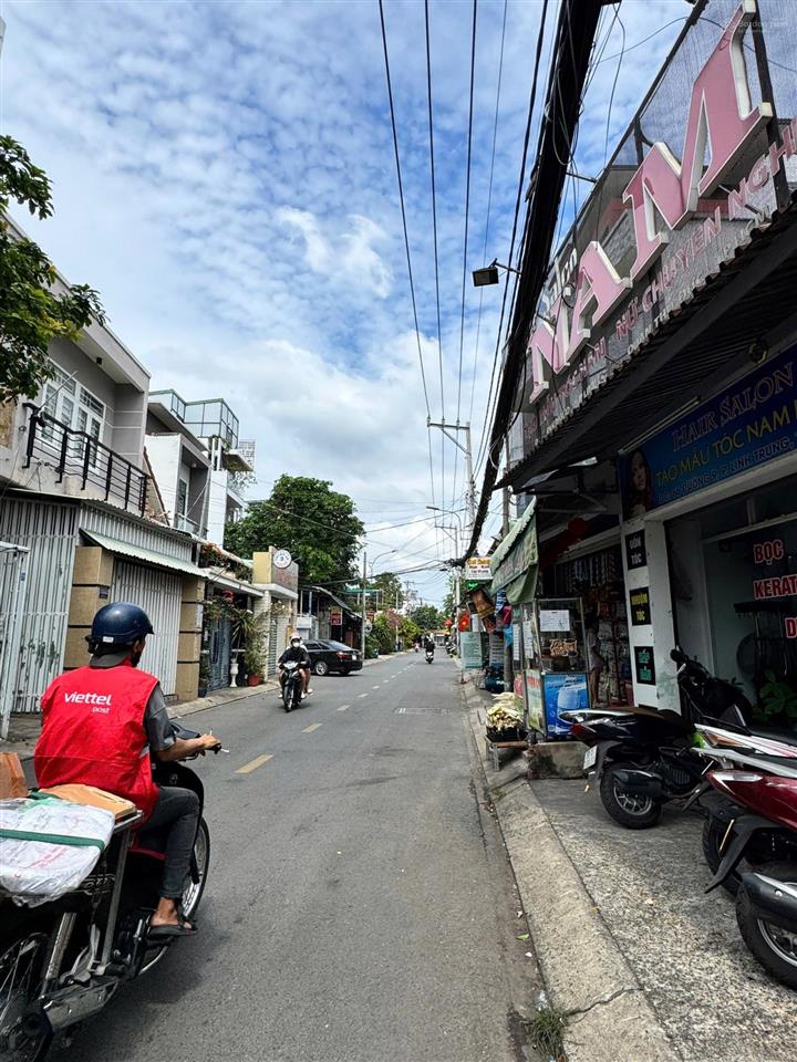 Khách sạn ngay hoàng diệu  doanh thu 100tr/tháng  dts 565m2  giá 23 tỷ