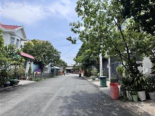 Hiếm bên sông gần gigamall phạm văn đồng  đường 10m  nhà 3 tầng hoàn công  giá 12.5 tỷ
