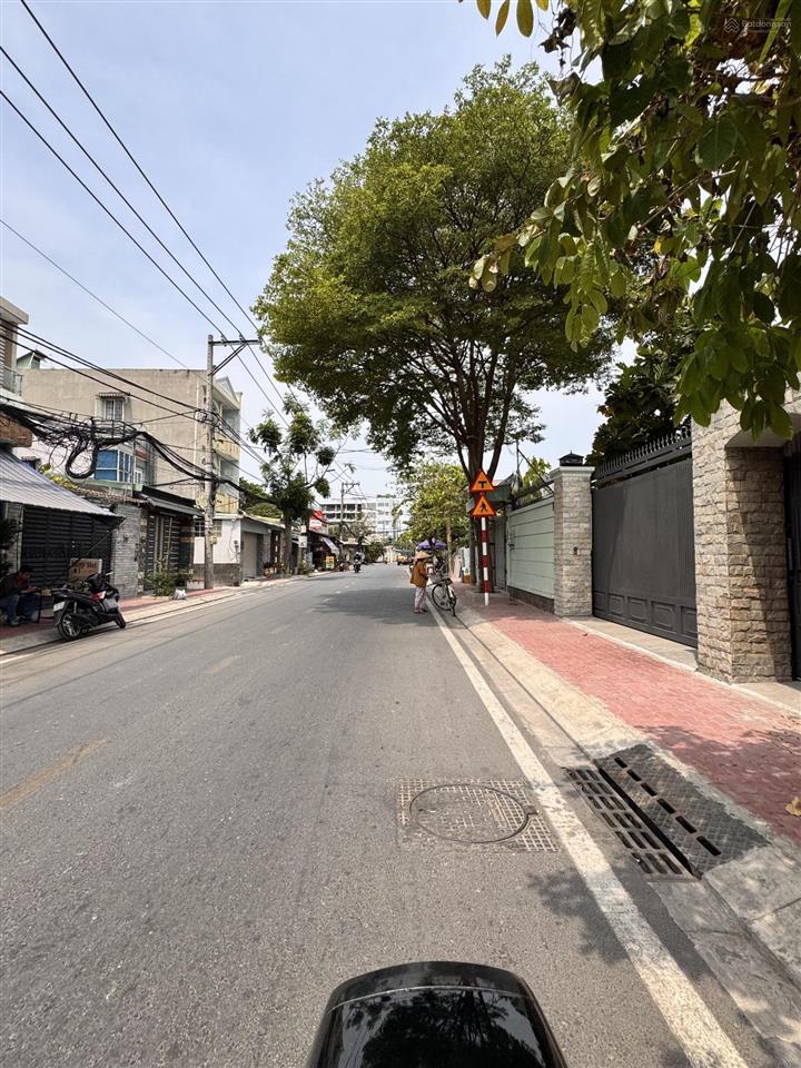 Lô đất mặt tiền gần phạm văn đồng giá 19.5 tỷ