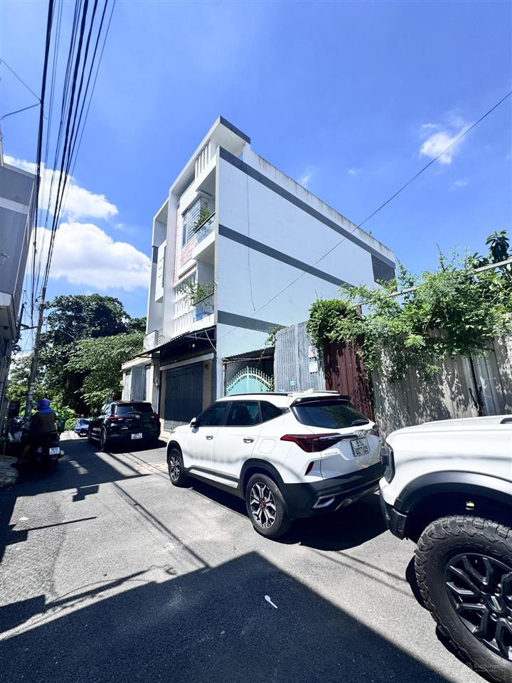 Bán lô đất diện tích đẹp 6*17m  đường xe hơi tránh  ngay chợ thủ đức  gần metro giá 7.65 tỷ