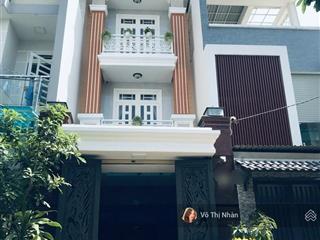 10.9 tỷ  dt 106m2  nhà 4 tầng hiệp bình chánh  đường 8m  đối diện gigamall