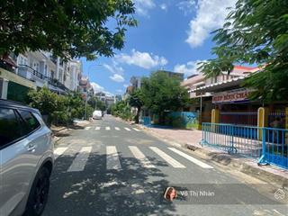 Biệt thự mini bên sông  đường 10m  cách sông sg 200m  gần gigamall  giá 13.8 tỷ