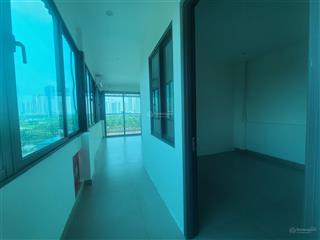 Cc cho thuê sàn văn phòng 90m2 mới đẹp, tại võ chí công, xuân la, tây hồ. có thang máy 13.5tr/tháng