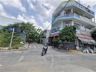 Bán villa sân vườn 203m2 2 tầng 4pn p phú hữu q9 8,6 tỷ sổ hồng oto đậu trong nhà