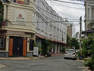 Bán lô đất đẹp mt đường oto gần vòng xoay phú hữu 52m2 3,9 tỷ sổ hồng bao sổ công chứng ngay