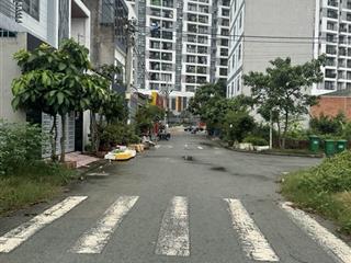 Bán đất đg xe tải gần riocentro chung cư ricca vòng xoay phú hữu giáp quận 2 83m2 5,1 tỷ sổ hồng