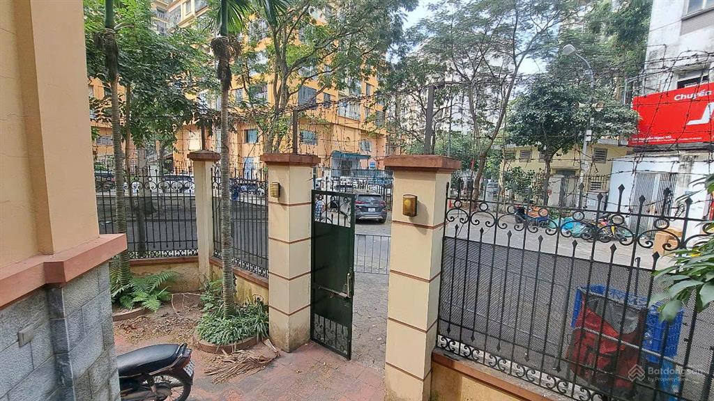 Bán gấp biệt thự trung yên, trung hòa, cầu giấy căn góc có sân vườn rộng rãi, sổ đỏ sang tên ngay