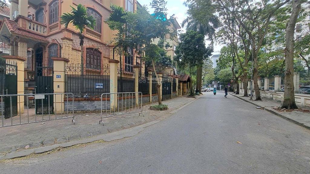 Bán gấp biệt thự trung yên, trung hòa, cầu giấy căn góc có sân vườn rộng rãi, sổ đỏ sang tên ngay