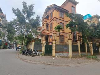 Bán gấp biệt thự trung yên, trung hòa, cầu giấy căn góc có sân vườn rộng rãi, sổ đỏ sang tên ngay