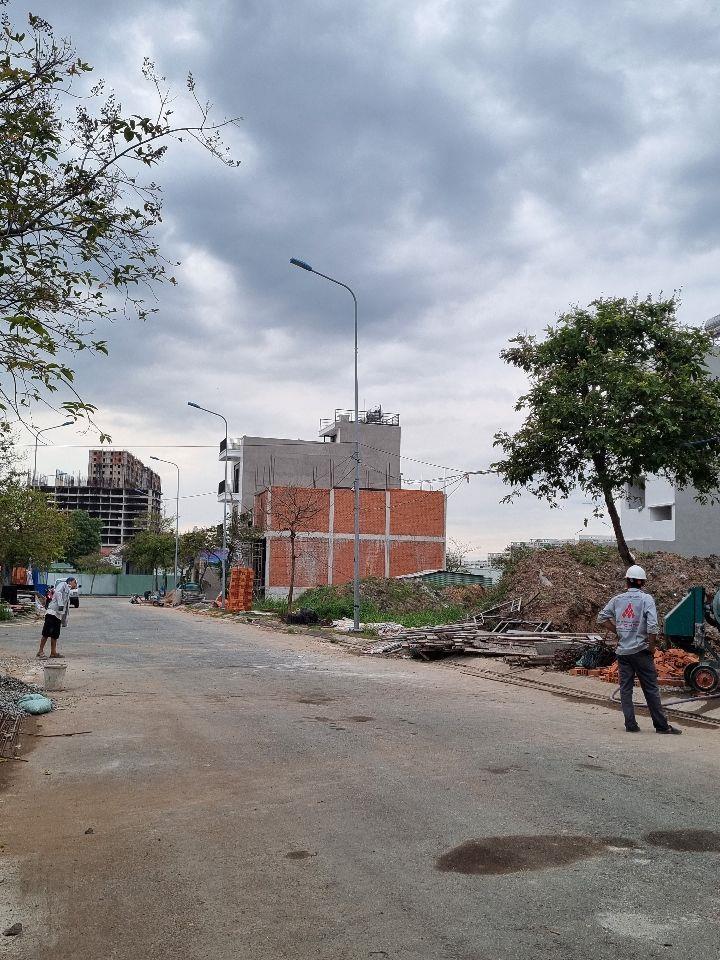 Bán lô đất góc 2 mặt tiền đường 14m và 12m, 8.5x18.5, 156m, giá chỉ 58tr/m , xây dựng ngay