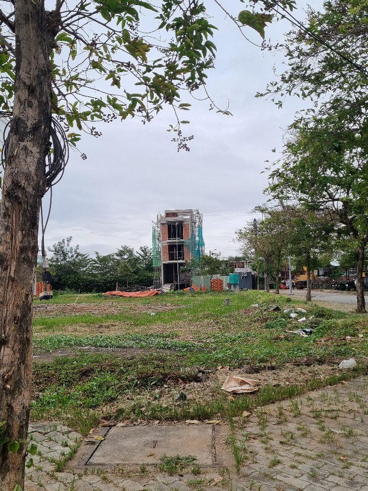 Bán lô đất góc 2 mặt tiền đường 14m và 12m, 8.5x18.5, 156m, giá chỉ 58tr/m , xây dựng ngay