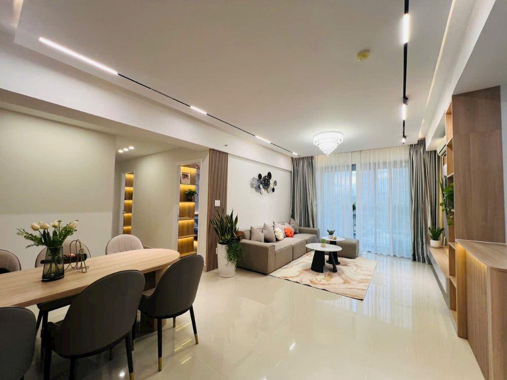 Bán căn hộ green valley 120, 3pn,2wc full nội thất đẹp, kèm ô xe, giá 12ty2 