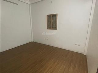 Cho thuê nhà riêng 52 m2, 4 tầng, lối đi thoáng rộng, gần trường, chợ, siêu thị