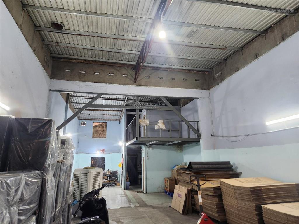 Chính chủ cho thuê nhà cấp 4, mặt tiền rộng 6,5 m, diện tích 128m2