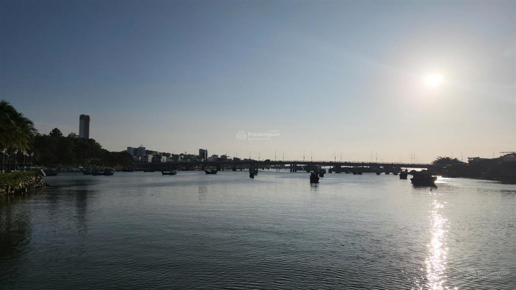 Chính chủ bán căn gcn lâu dài uma  champa, nha trang, tầng 5, 2pn bán nhanh tl