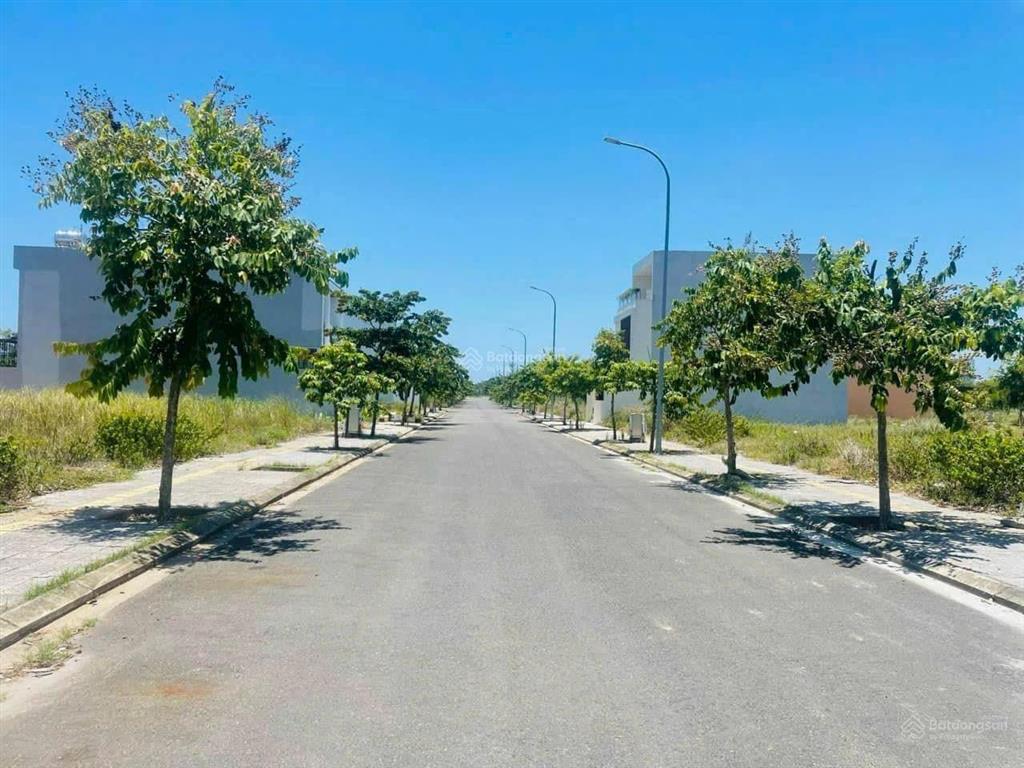 Bán đất lakeside đối diện công viên  đường nguyễn thành long