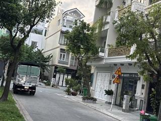 Cần bán gấp nhà phố khu belleza, công ích quận 4 đường phạm hữu lầu quân 7