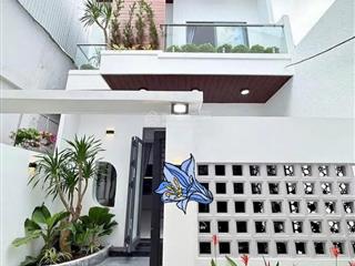 Cần bán gấp căn nhà nguyễn hữu trí  shr