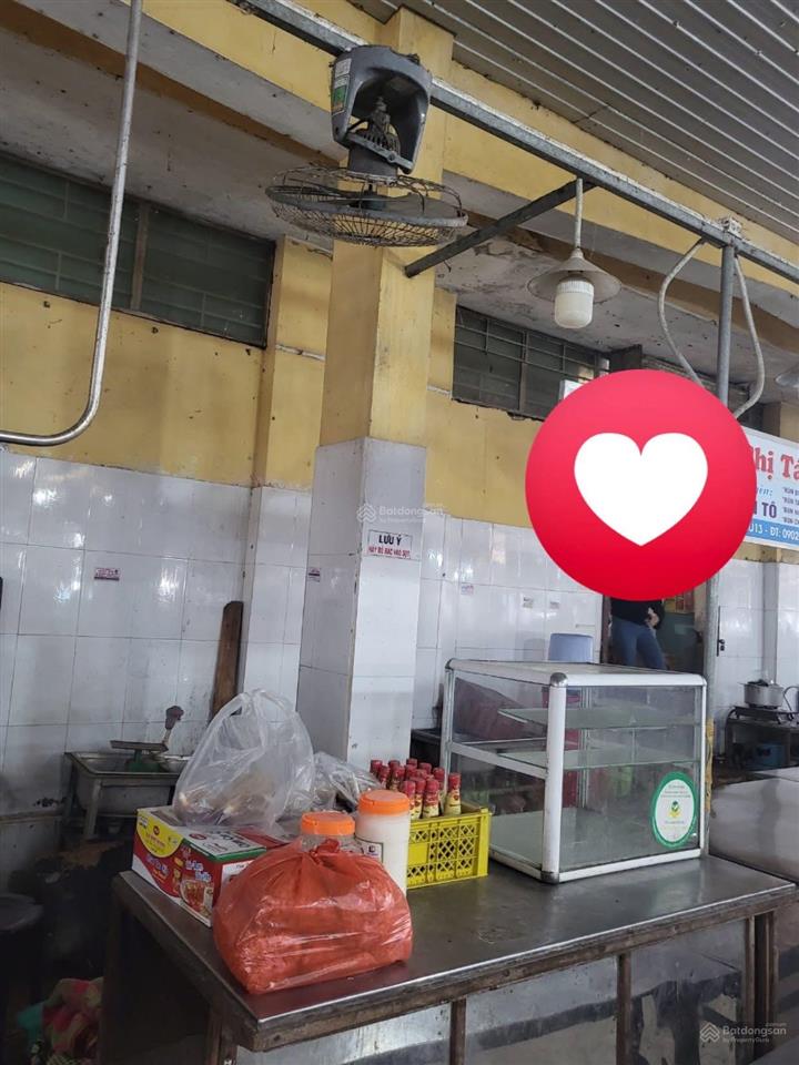 Cần chuyển nhượng hoặc cho thuê quầy ăn uống tại chợ non nước, hoà hải. nơi kinh doanh tốt. sầm uất