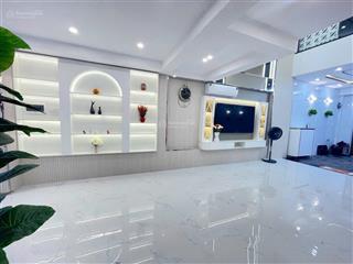 Thanh lí nhanh nhà bến văn đồn q4, dt 70m2, 5ty890, đang cho thuê 25tr/1th, còn 8th