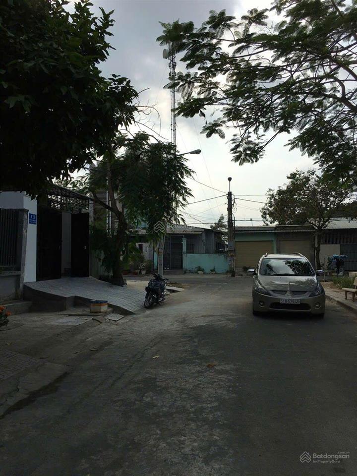 Cho thuê nhà nguyên căn đường rộng rãi thêm 2 views công viên mát mẻ