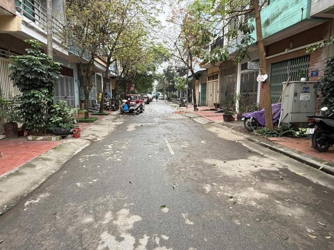 Chính chủ bán nhà mặt phố nguyễn thị định  mặt tiền 8 mét  1 mặt phố  1 mặt ngõ ô tô tránh